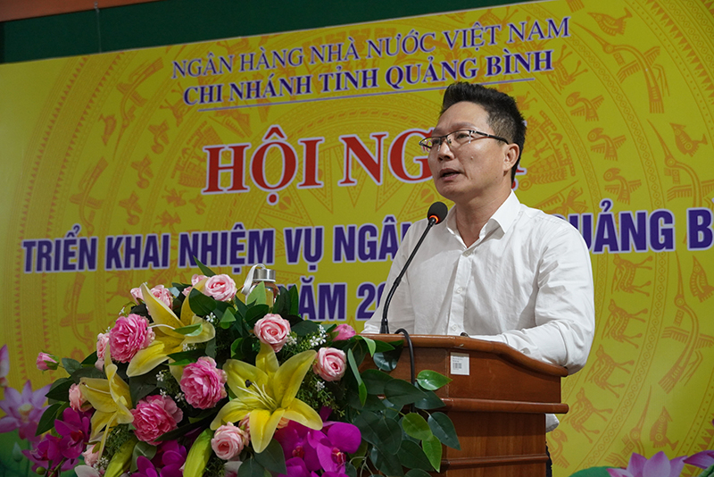 Đại diện lãnh đạo TCTD trên địa bàn nêu lên một số kiến nghị, đề xuất.