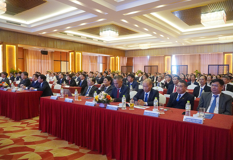 Các đại biểu dự hội nghị.
