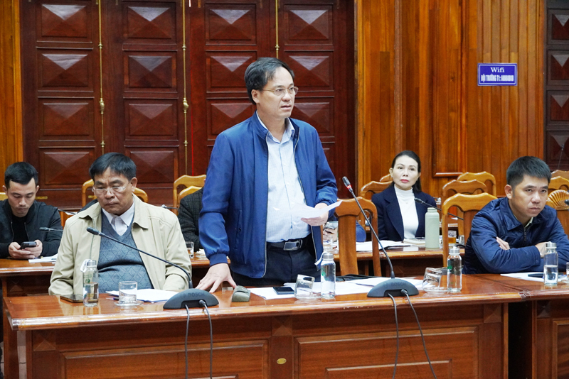 Các đại biểu tham luận tại cuộc họp