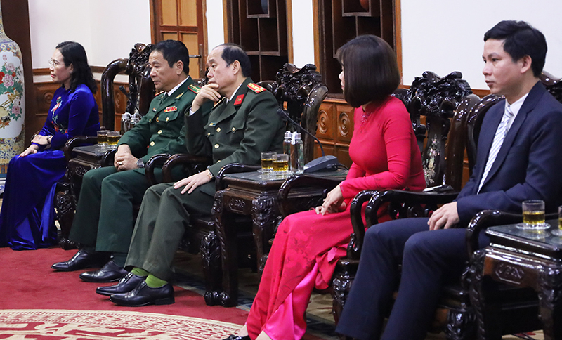 Các đại biểu tham dự buổi tiếp.