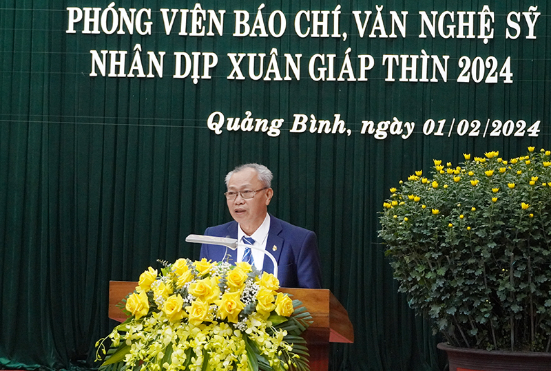 Đại diện đội ngũ phóng viên báo chí phát biểu tại buổi gặp mặt.