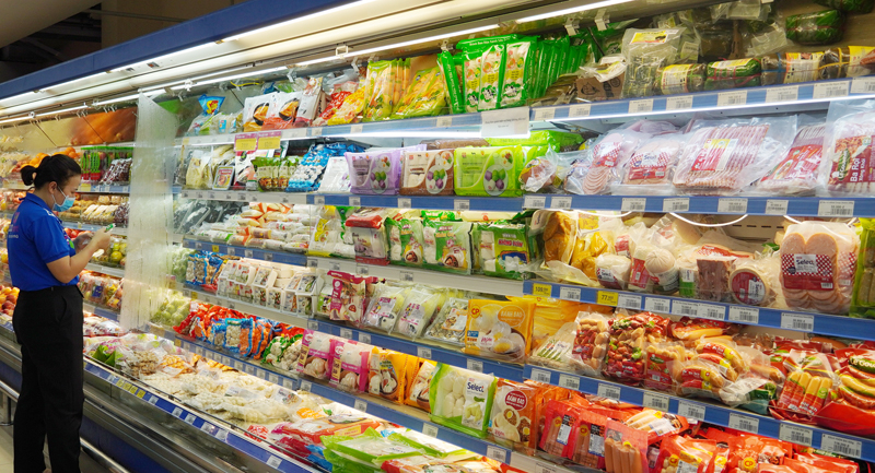 Các mặt hàng thiết yếu phục vụ Tết cổ truyền dân tộc luôn dồi dào.