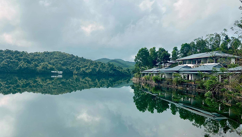 Khung cảnh trữ tình tại Phong Nha Lakehouse Resort.