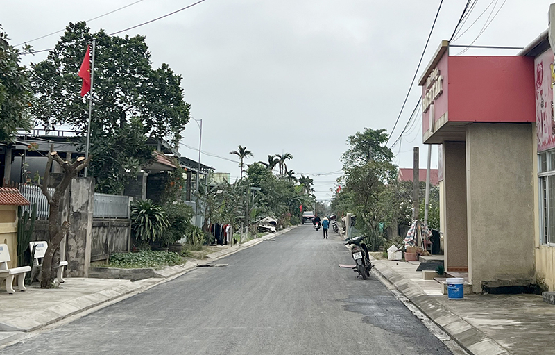 Tuyến đường sau khi hoàn thành là món quà hết sức ý nghĩa đối với người dân các thôn 6. 7, 8 xã Trung Trạch trong dịp Tết Nguyên đán 2024