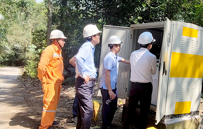 Kiểm tra lần cuối hệ thống lưới điện trước khi phát lệnh đóng điện