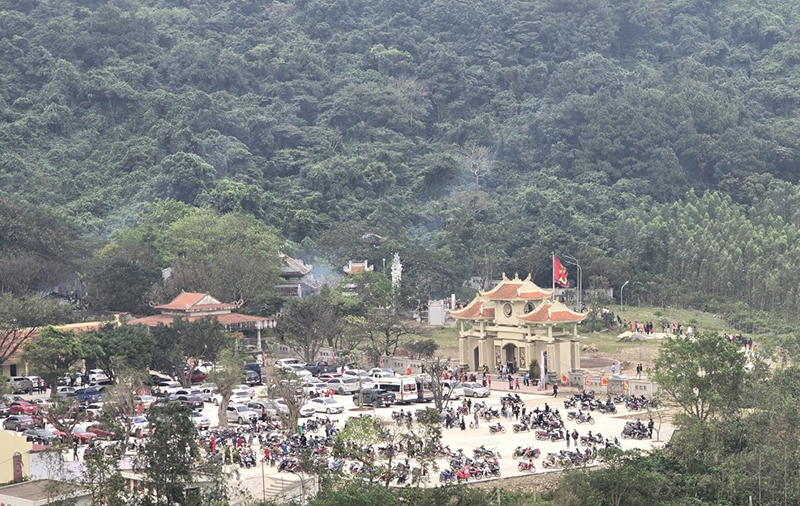 Quần thể Di tích lịch sử-văn hóa Đền Thánh Mẫu Liễu Hạnh ở xã Quảng Đông (Quảng Trạch).