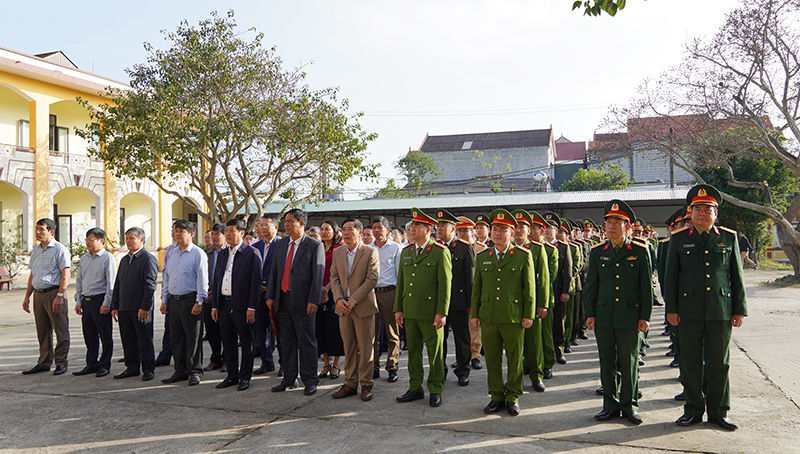 Các đại biểu tham dự lễ phát động “Tết trồng cây đời đời nhớ ơn Bác Hồ” năm 2024.