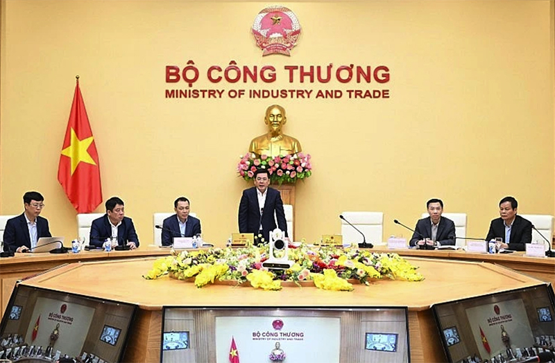 Bộ trưởng Công thương Nguyễn Hồng Diên chủ trì cuộc họp.