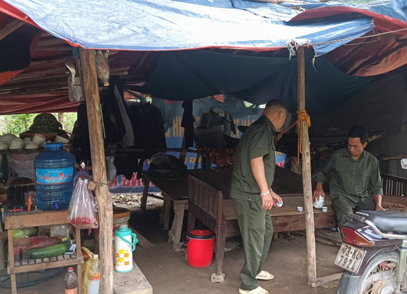 Cuộc sống trên chốt BVR của các lực lượng vô cùng khó khăn, thiếu thốn.