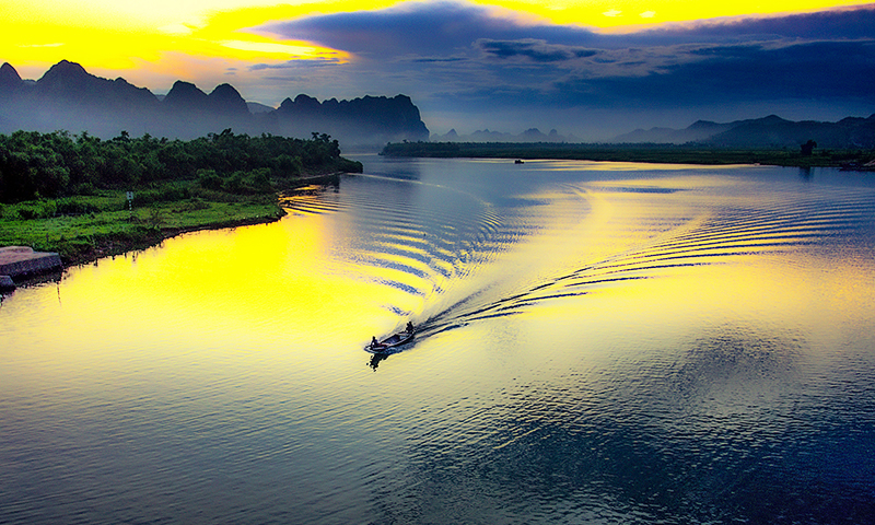 Sông Gianh chiều tà.