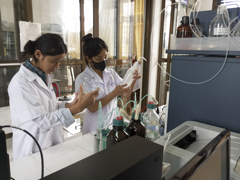 Miệt mài học tập, nghiên cứu, nhóm học sinh của Trường phổ thông Dân tộc nội trú tỉnh đã có những thành công bước đầu trong nghiên cứu KHKT.