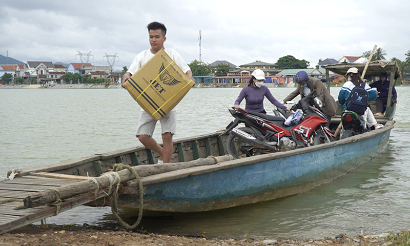 Cầu Cồn Nâm đã chấm dứt cảnh cách đò trở giang của cư dân vùng cồn bãi xã Quảng Minh.