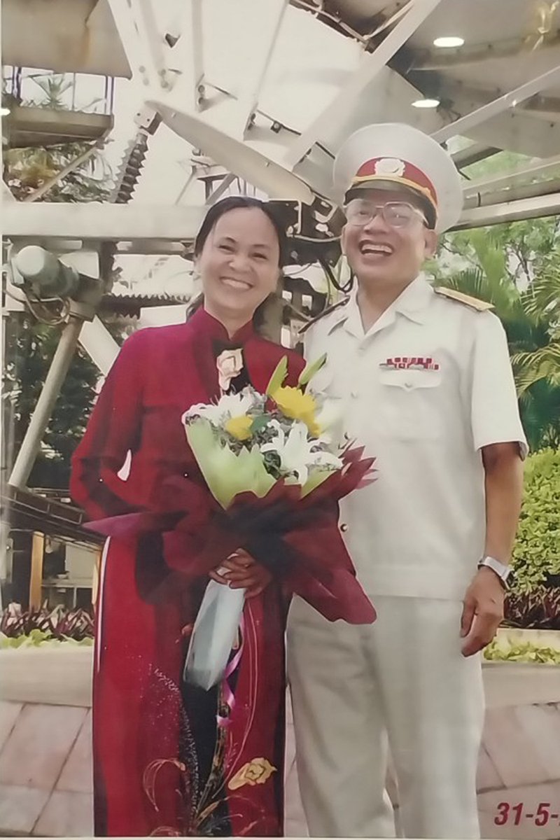 Vợ chồng đại tá Lê Duy Ứng. (Ảnh NVCC)