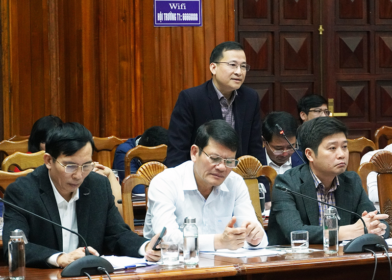 Các đại biểu thảo luận tại buổi làm việc. 