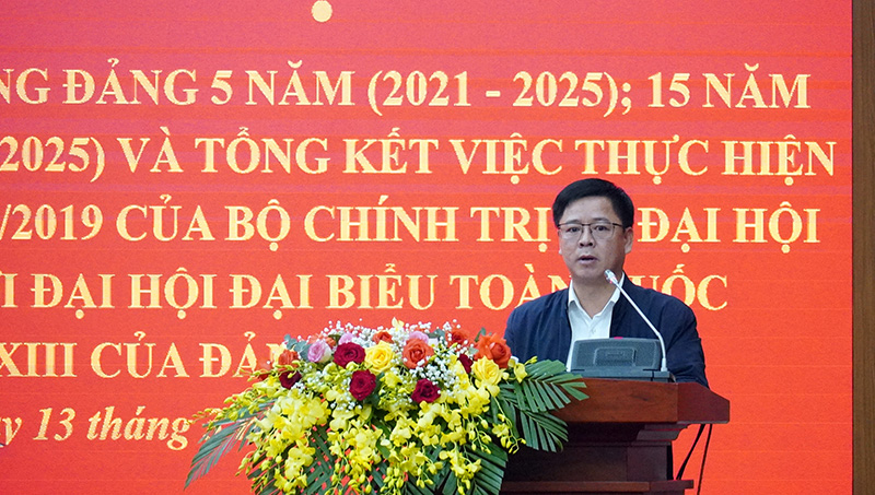 Đại biểu thảo luận tại hội nghị