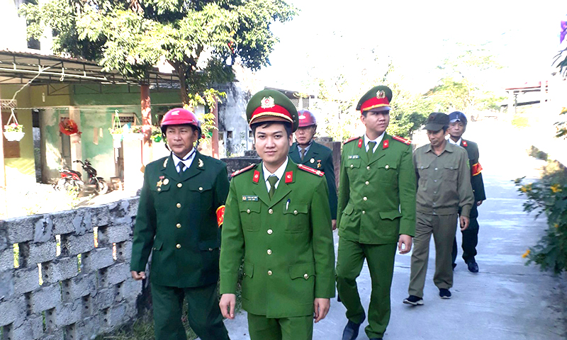 Chi hội CCB khu phố 6, phường Ba Đồn (TX. Ba Đồn) phối hợp với Công an phường tuần tra, bảo vệ ANTT tại địa phương.