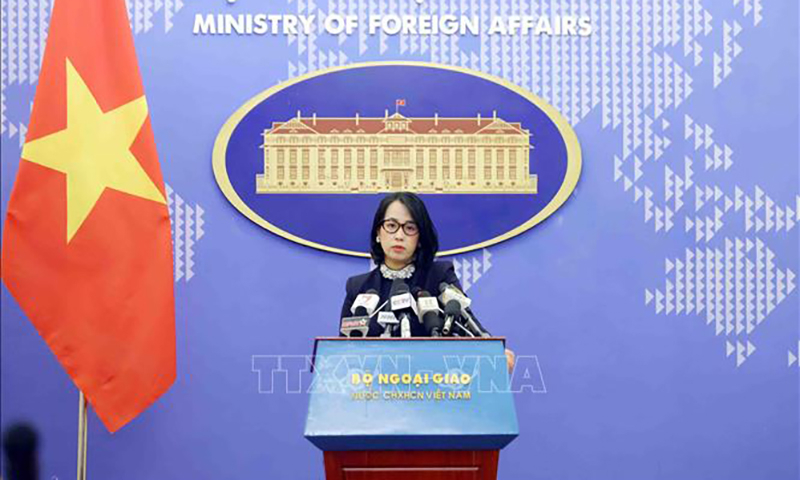 Người Phát ngôn Bộ Ngoại giao Phạm Thu Hằng trả lời câu hỏi của các cơ quan báo chí trong nước và quốc tế. Ảnh: Phạm Kiên/TTXVN