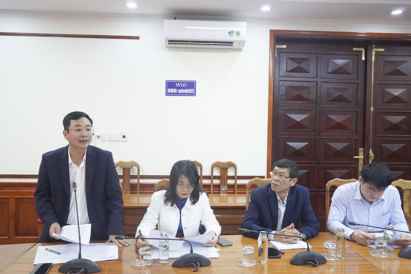 Đại diện lãnh đạo Sở GD- ĐT trình bày công tác chuẩn bị cho Hội khỏe Phù Đổng