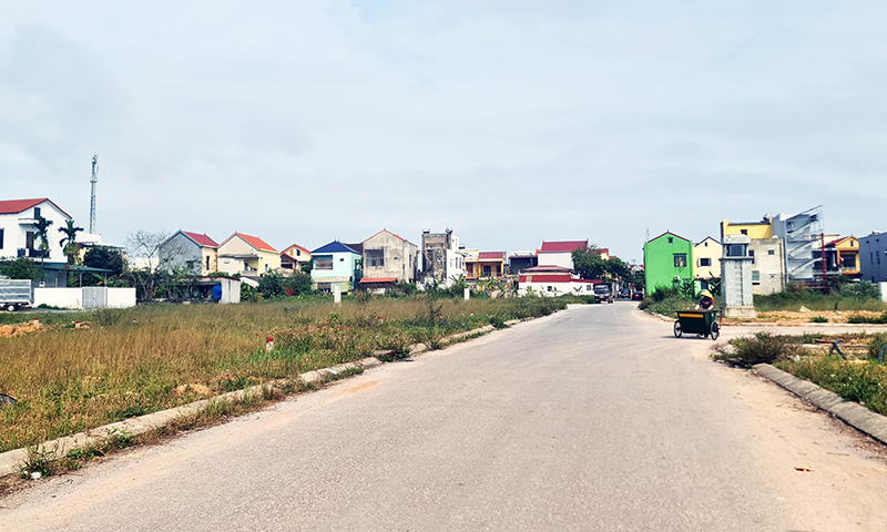Thị trường bất động sản “đóng băng” khiến công tác thu hồi nợ đọng thuế trên địa bàn gặp nhiều khó khăn.