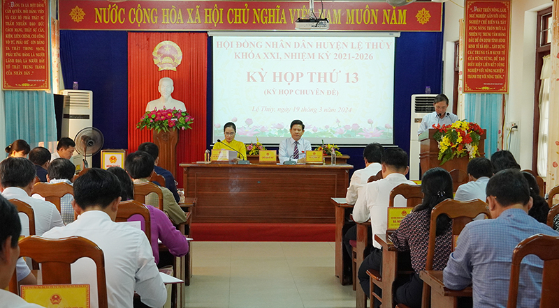Quang cảnh kỳ họp.