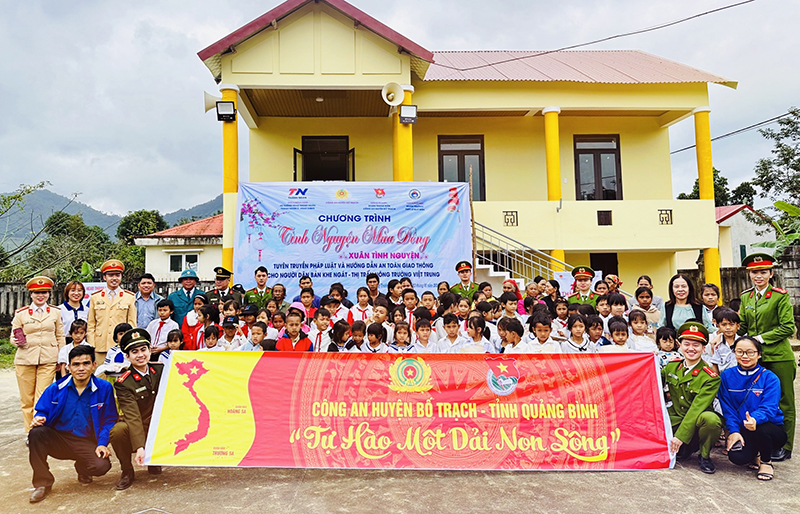 Hưởng ứng tháng thanh niên với chủ đề “Thanh niên xung kích vì cuộc sống cộng đồng”, Ban Thanh niên Công an tỉnh đã triển khai nhiều hoạt động hết sức ý nghĩa.