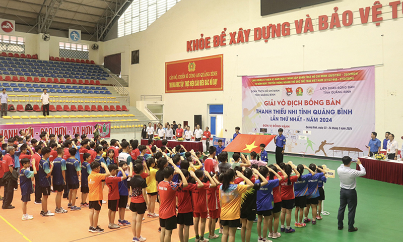 Toàn cảnh buổi lễ khai mạc.