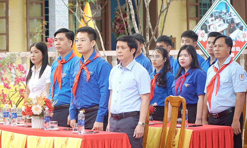 Đại biểu tham dự ngày hội.