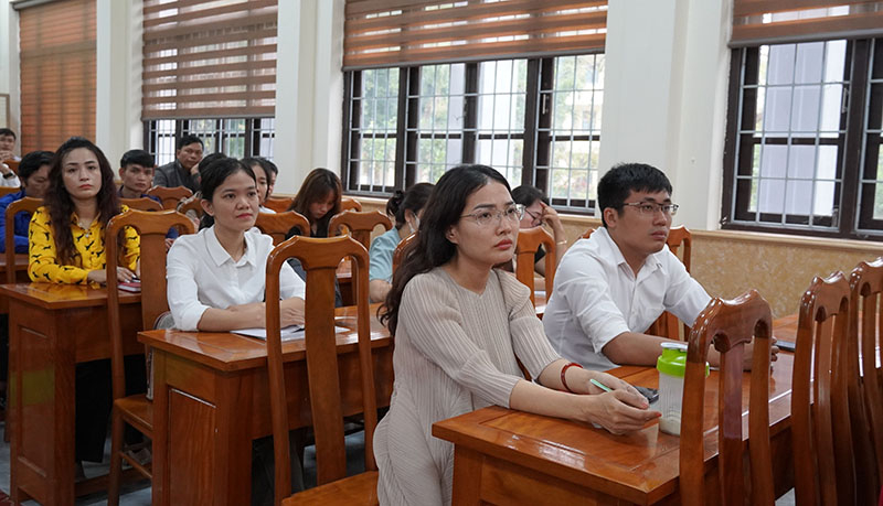 Các học viên dự lễ khai giảng.