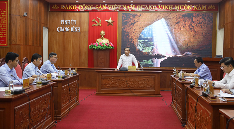  Đồng chí Bí thư Tỉnh ủy Vũ Đại Thắng chủ trì hội nghị.