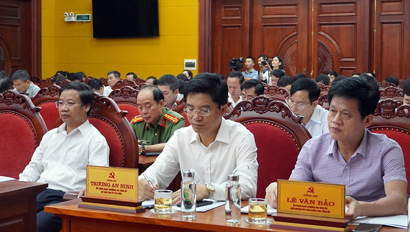 Đồng chí Bí thư Tỉnh ủy Vũ Đại Thắng phát biểu chỉ đạo tại hội nghị