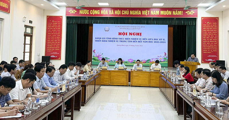 Các đại biểu dự hội nghị