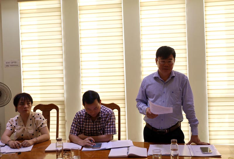 Các đại biểu thảo luận tại phiên họp.
