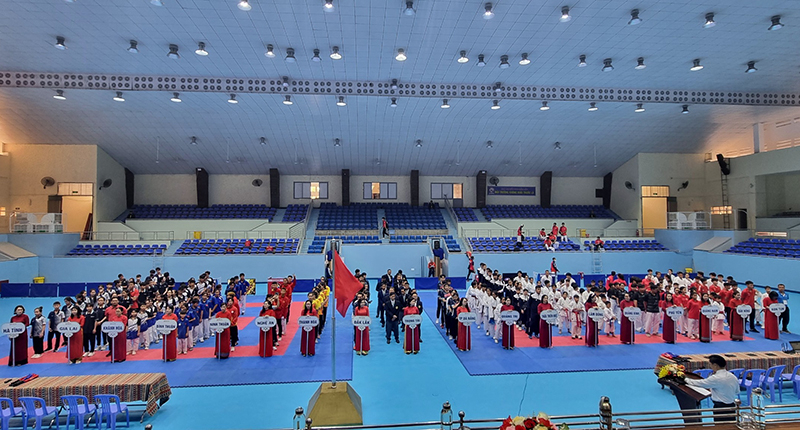 Giải quy tụ 350 VĐV đến từ 17 đoàn của các tỉnh, thành phố trong khu vực miền Trung-Tây Nguyên.
