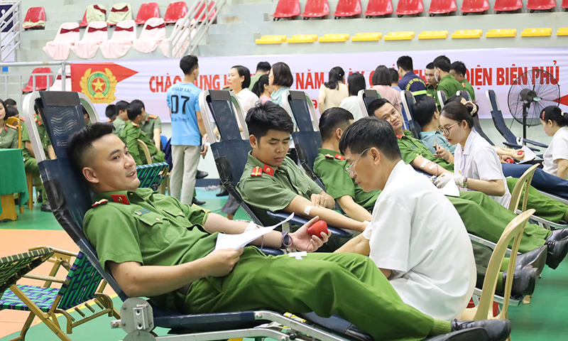Chương trình có sự tham gia của đoàn viên, thanh niên Công an tỉnh.