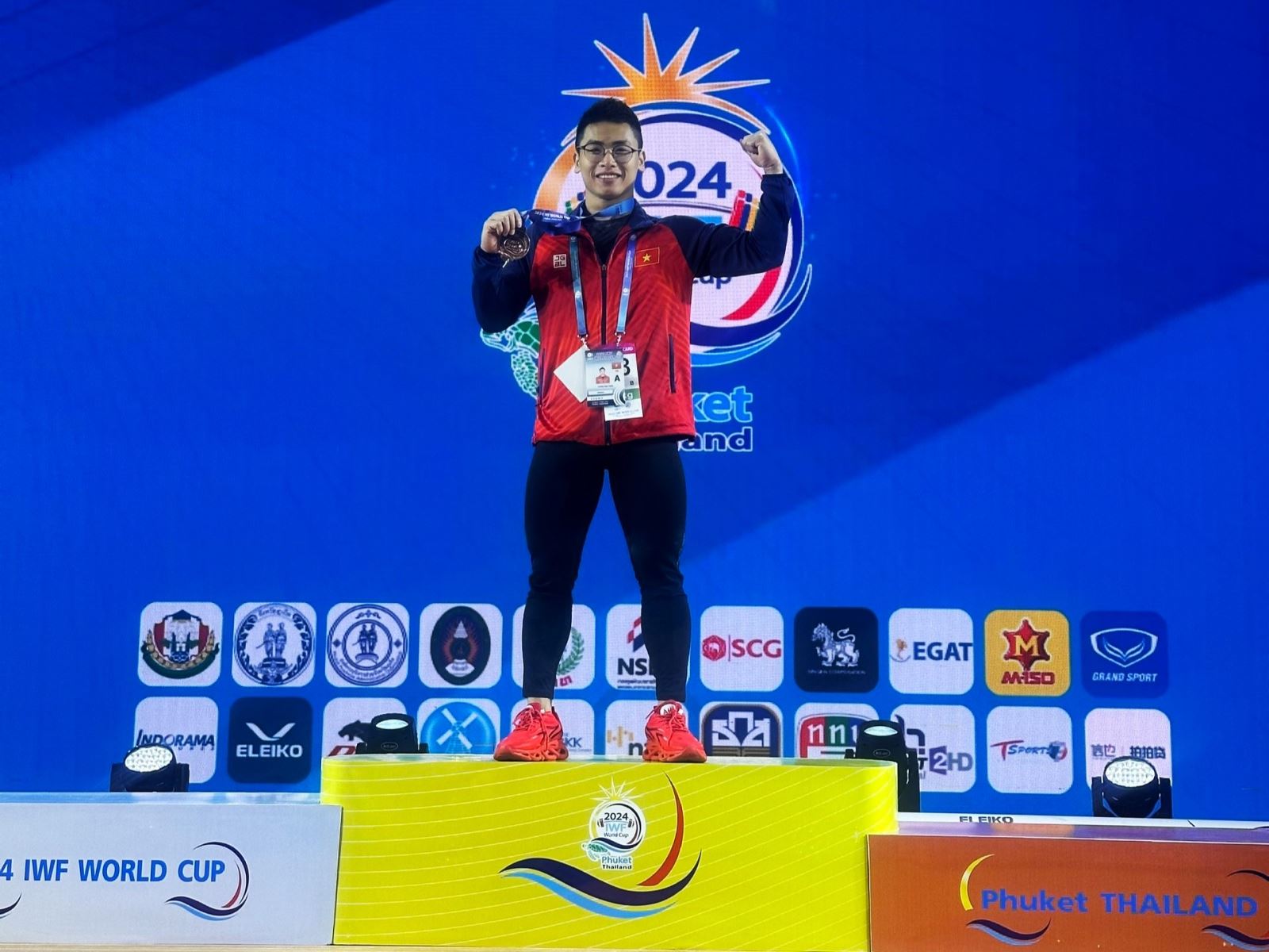 Lực sỹ Trịnh Văn Vinh xuất sắc giành tấm vé tham dự Olympic Paris 2024. (Ảnh: Đội tuyển cử tạ Việt Nam)