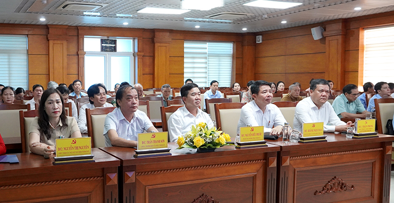 Các đại biểu dự hội nghị.