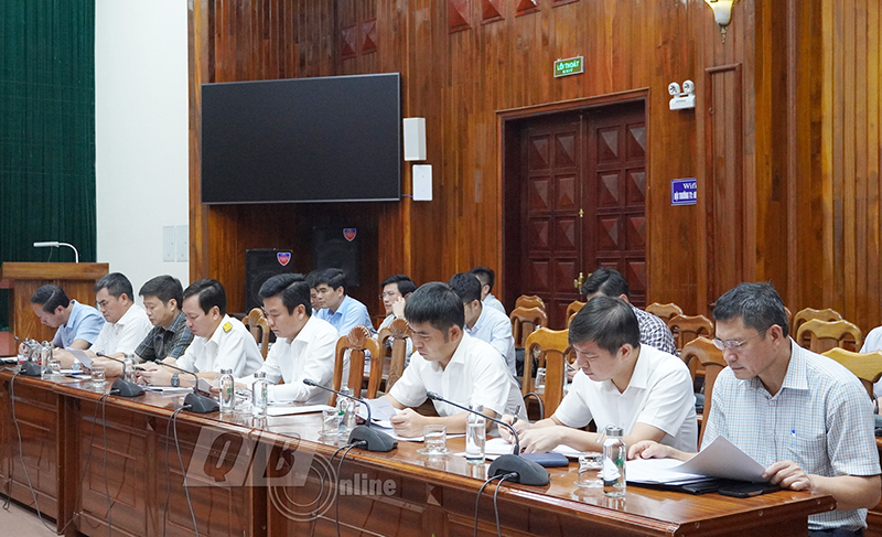 Các đại biểu dự phiên họp.
