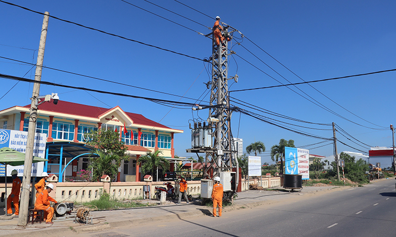 PC Quảng Bình nỗ lực bảo đảm tiến độ, an toàn lao động trong quá trình thi công các công trình.