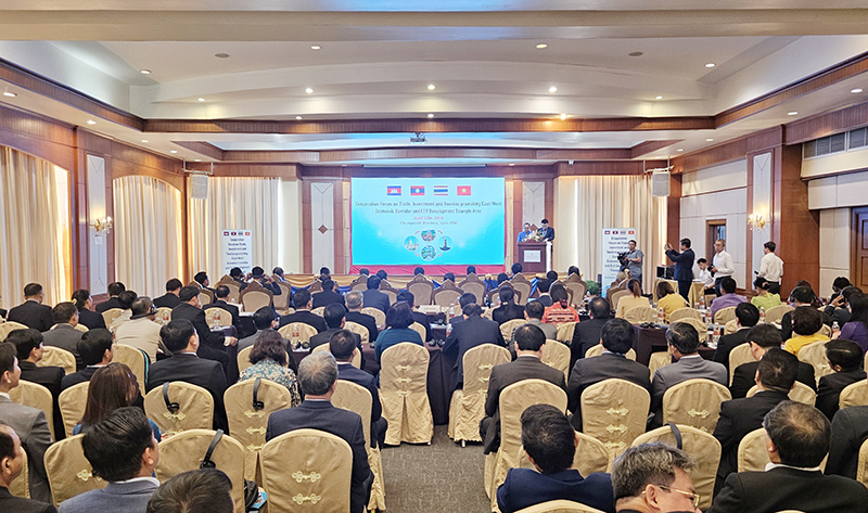 Toàn cảnh diễn đàn