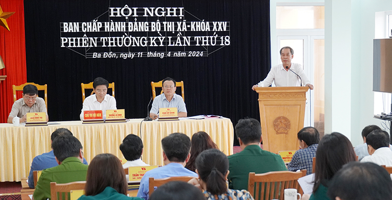 Đại biểu phát biểu tại hội nghị.
