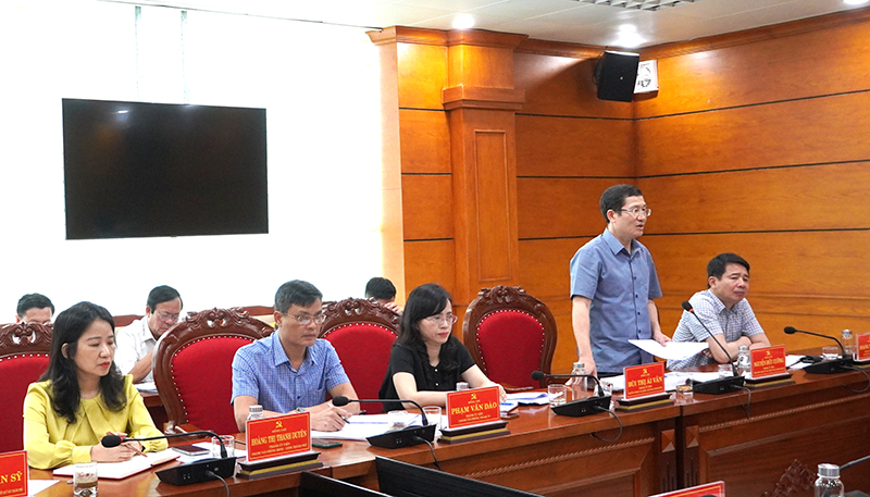 Đại diện lãnh đạo UBND thành phố phát biểu.