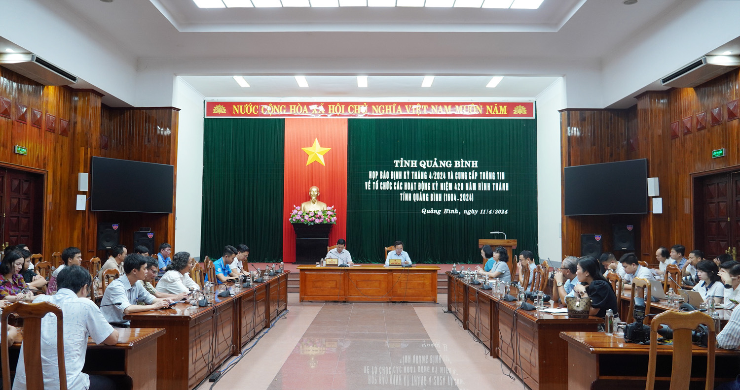Quảng cảnh buổi họp báo.