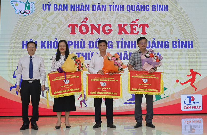 Các phòng GD-ĐT đạt giải toàn đoàn tại HKPĐ.