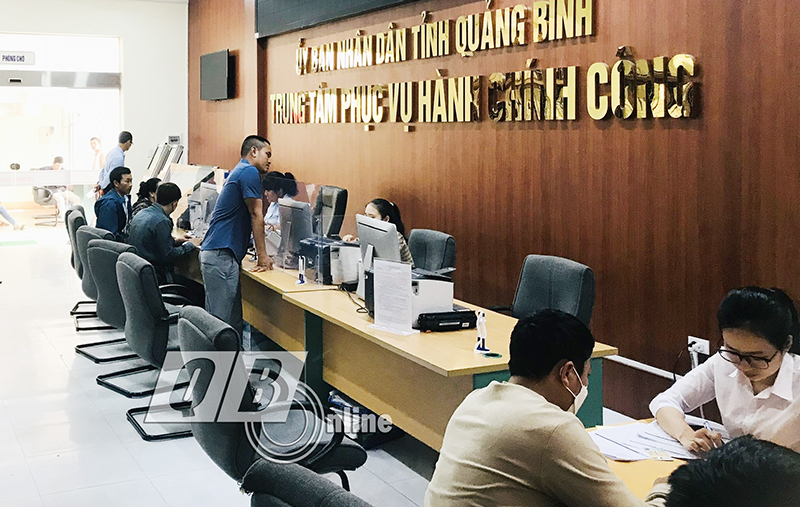 - Các tổ chức, doanh nghiệp đến giao dịch tại Trung tâm phục vụ hành chính công tỉnh.