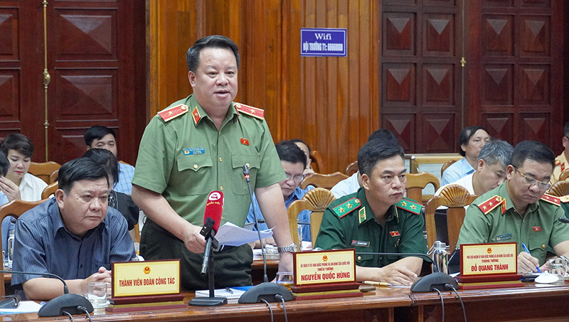 Thành viên đoàn công tác phát biểu tại buổi làm việc