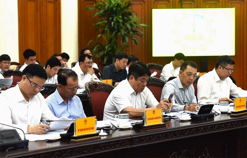 Đại diện lãnh đạo các tập đoàn EVN, PVN tham dự hội nghị.