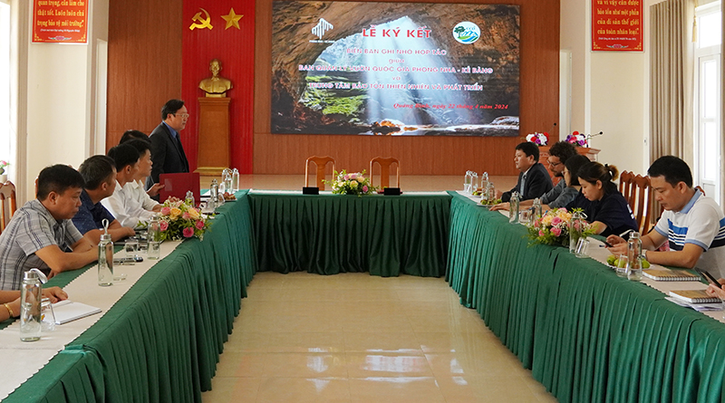Quang cảnh lễ ký kết biên bản ghi nhớ.