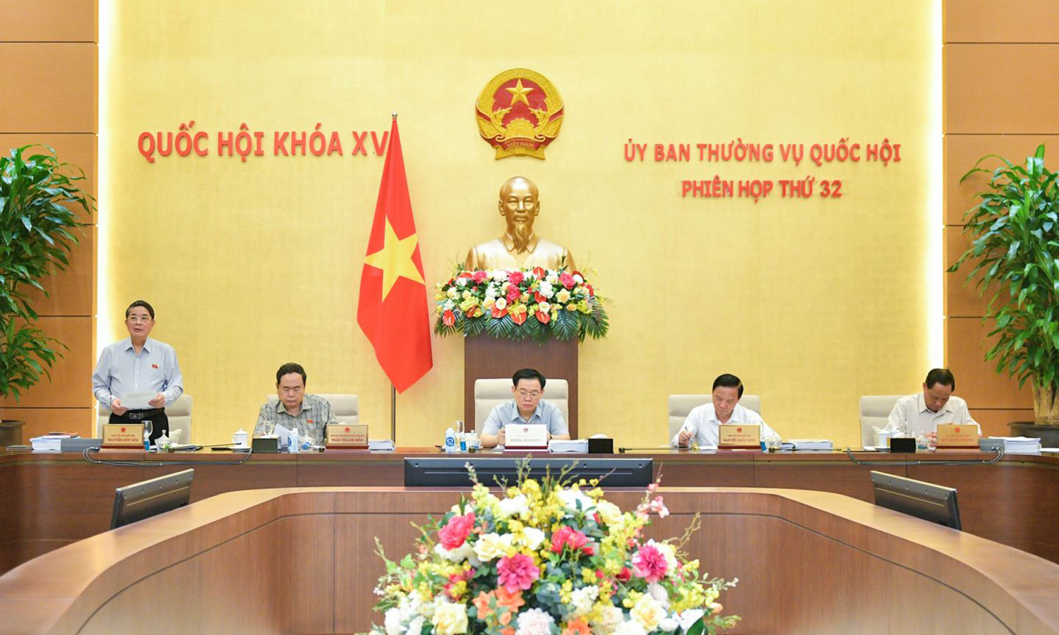 Phó Chủ tịch Quốc hội Nguyễn Đức Hải điều hành nội dung phiên họp.
