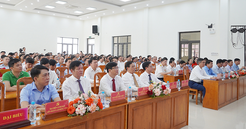 Các đại biểu tham dự diễn đàn.