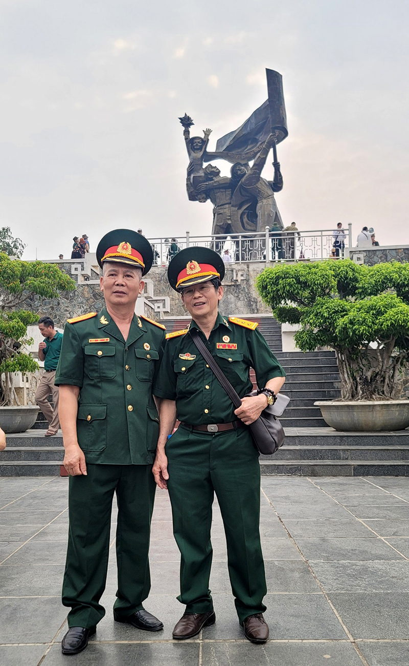 Các CCB  gặp nhau ở “điểm hẹn” Điện Biên Phủ